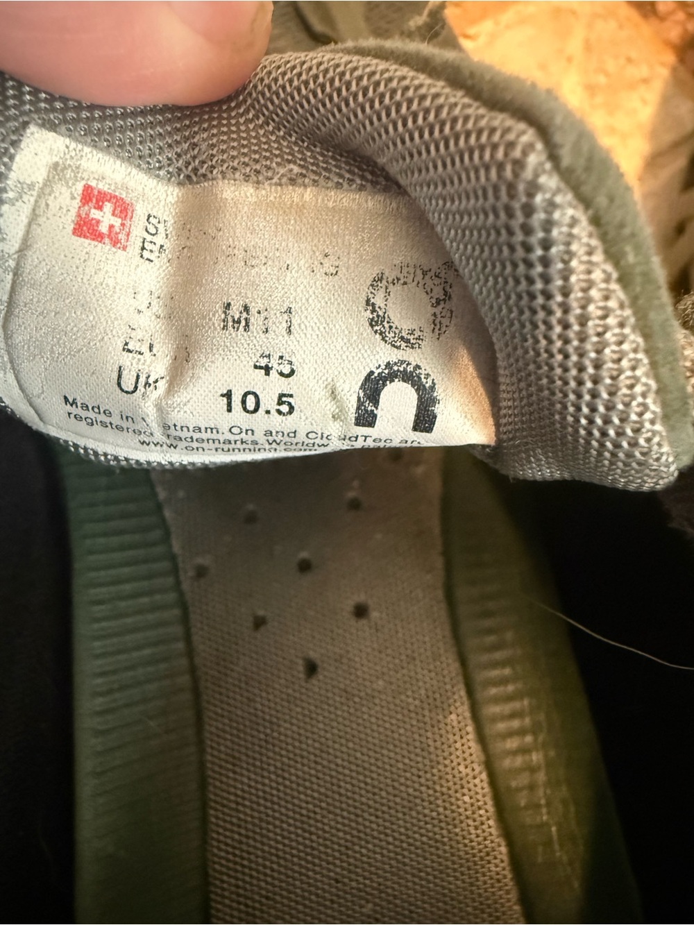 On Cloud Waterproof Athletic Sneaker, Men’s Olive Green Sz 11 Shoes new laces - Picture 11 of 12